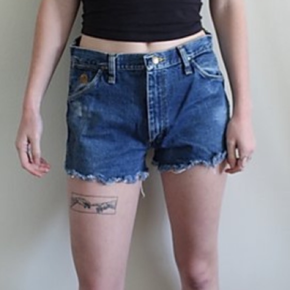 Pepper vintage wrangler cutoffs! - Picture 3 of 6
